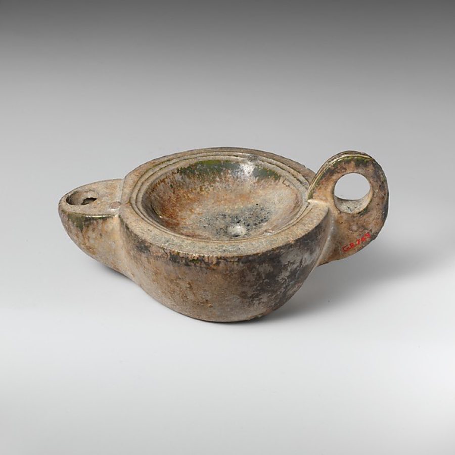 Roman oil lamp — Terracotta oil lamp — Roman, 1st century CE